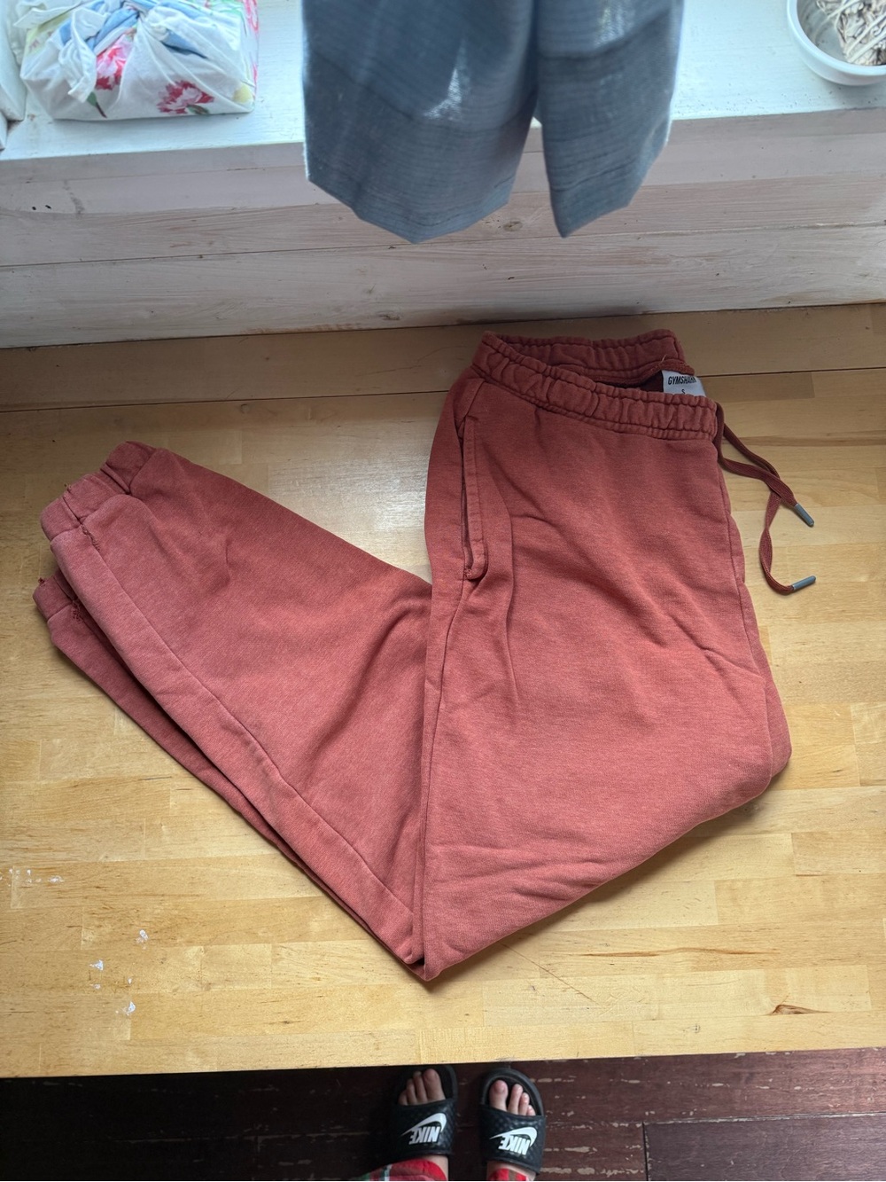 Gymshark Women’s Rust Jogger Sweatpants – Comfortable Casual Fit